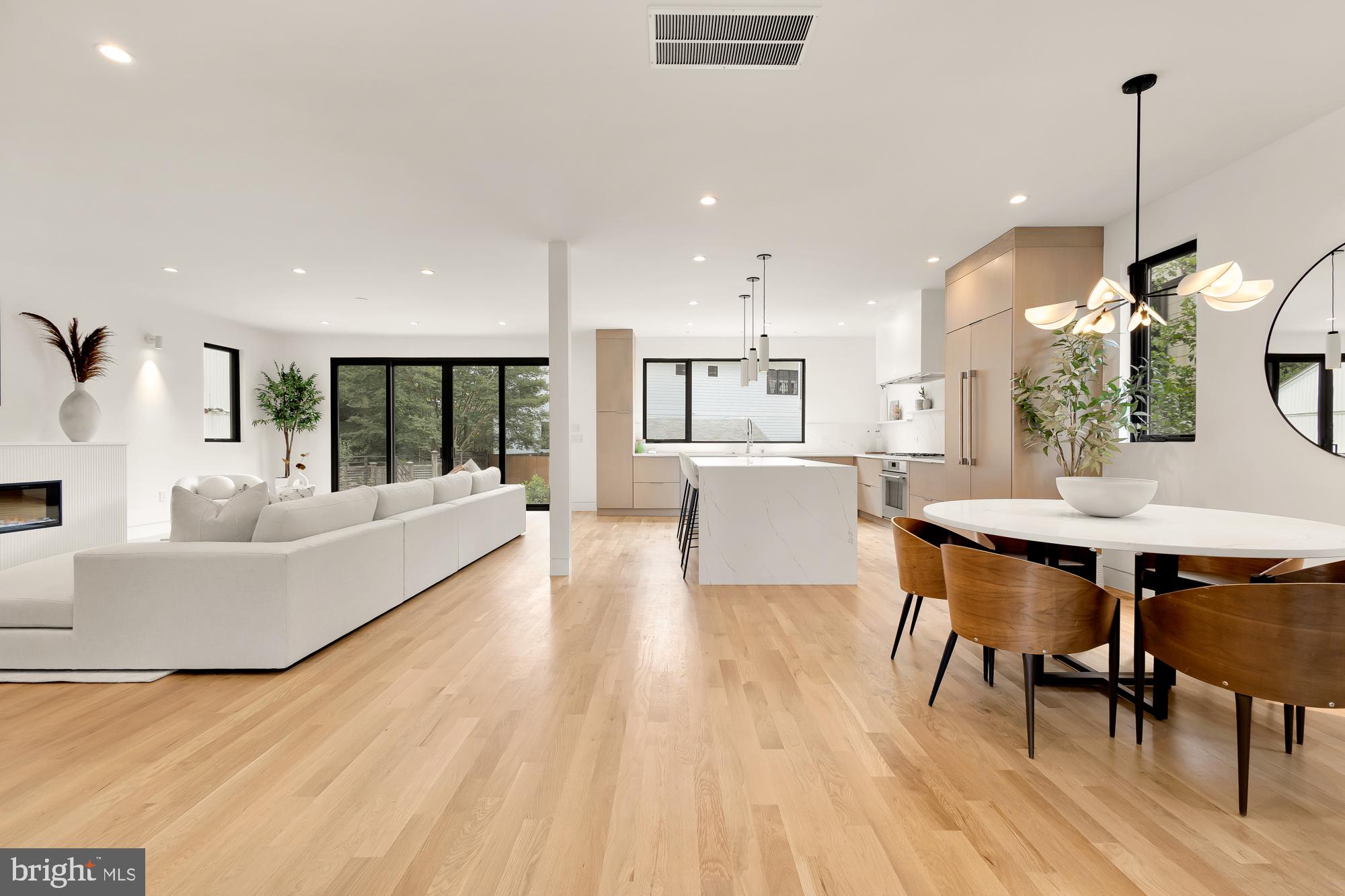 4525 Grant Road Northwest Washington, DC 20016 - Photo 4 of 38