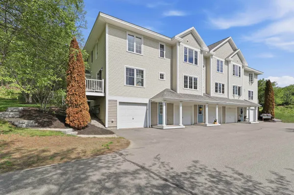 $383,500 | 1 Stonewall Way, Unit D, Exeter, NH 03833