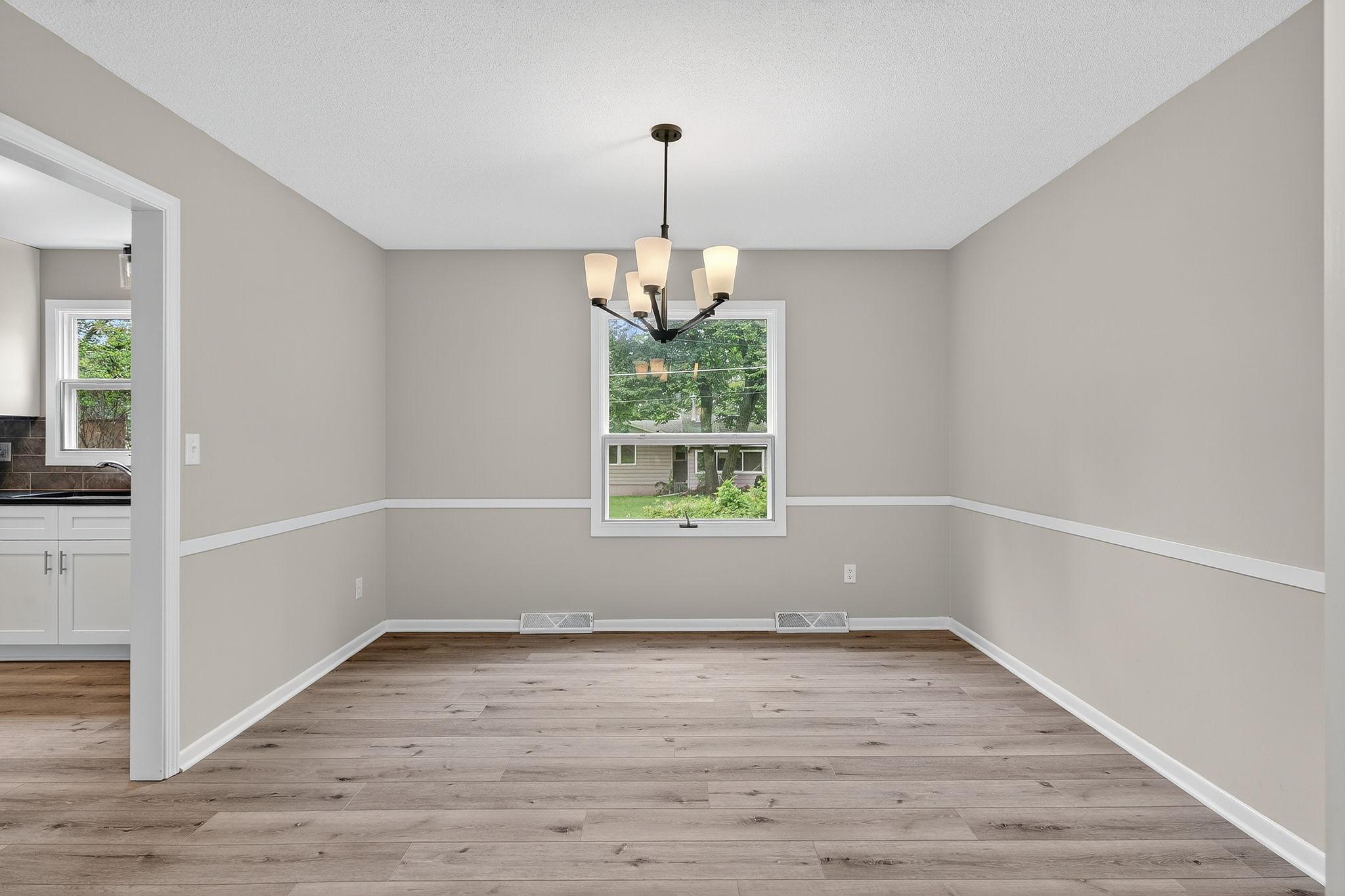 559 21st Street Northeast Rochester, MN 55906 - Photo 11 of 41