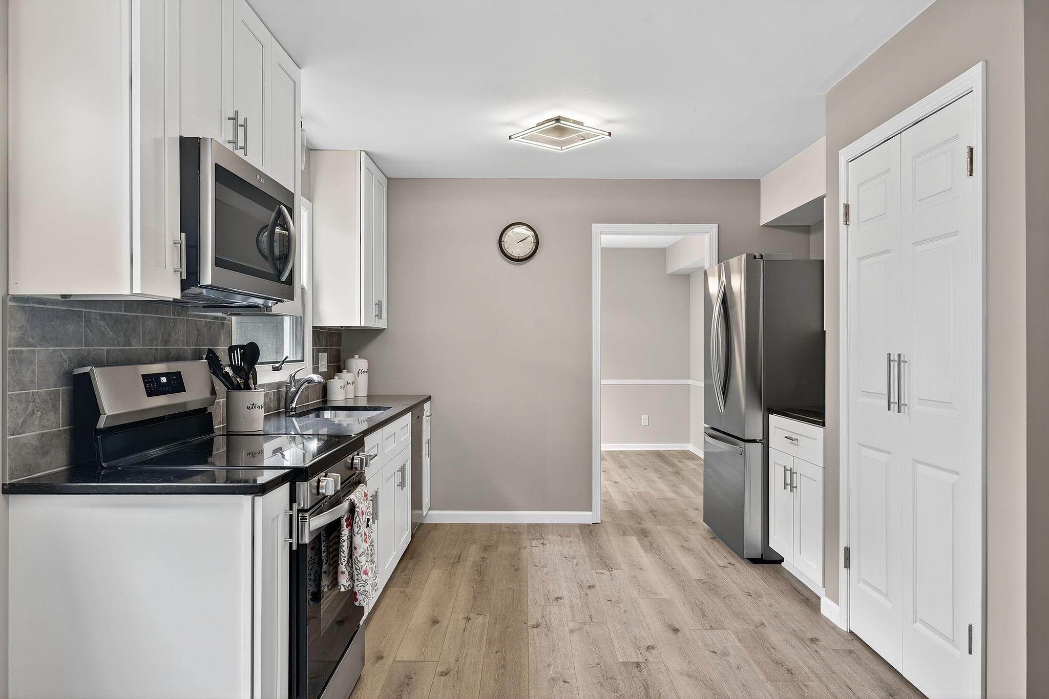 559 21st Street Northeast Rochester, MN 55906 - Photo 15 of 41