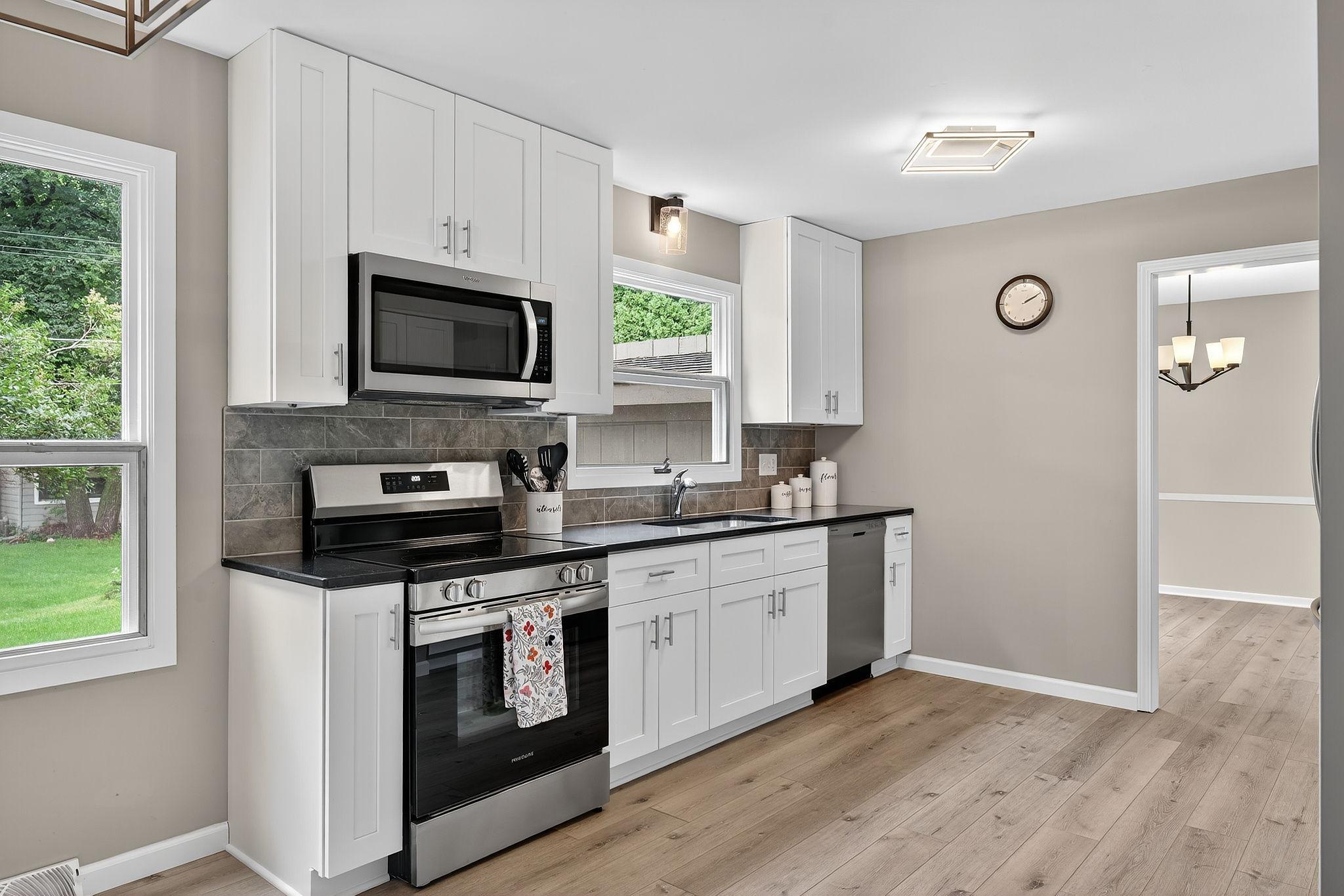 559 21st Street Northeast Rochester, MN 55906 - Photo 16 of 41