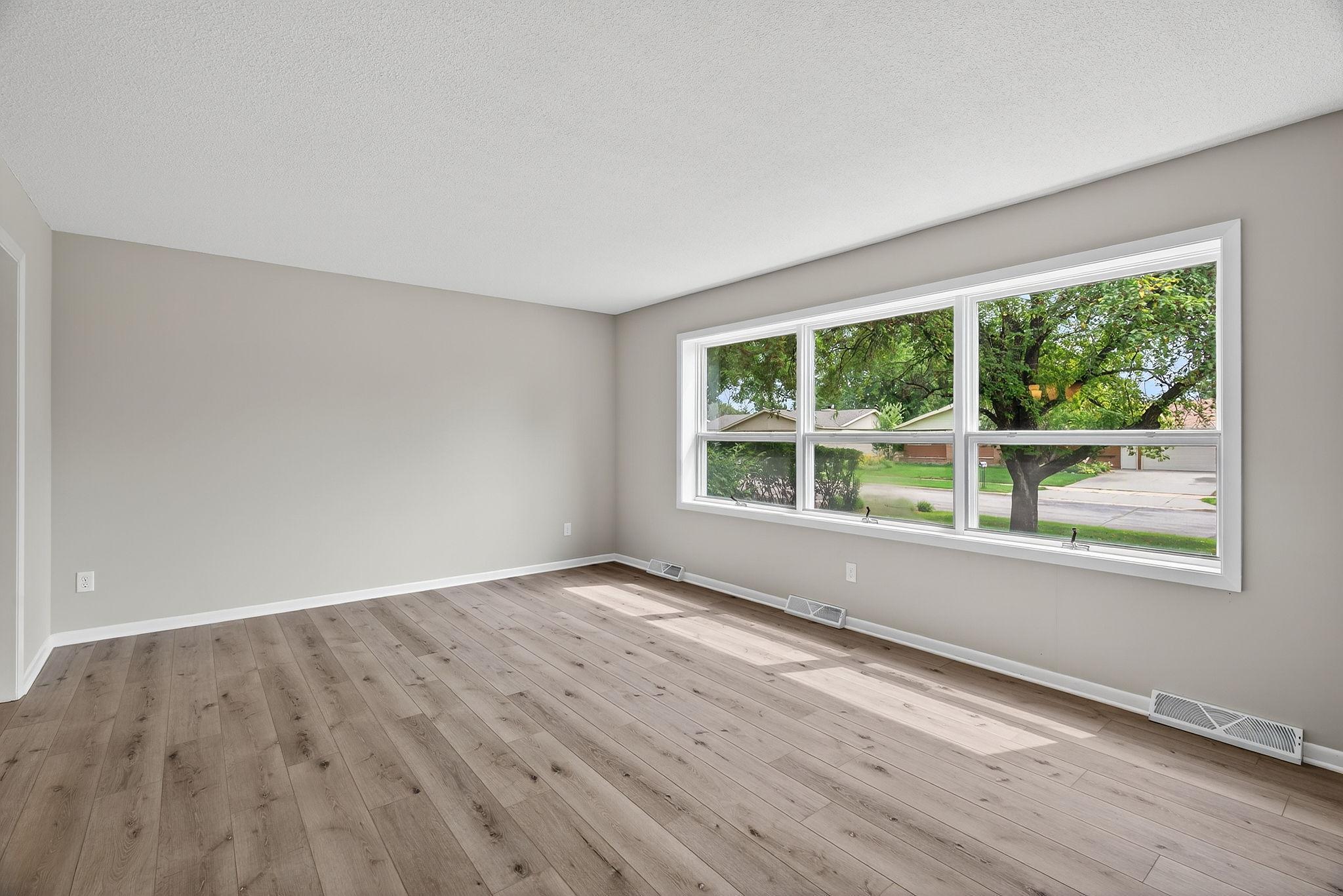 559 21st Street Northeast Rochester, MN 55906 - Photo 9 of 41