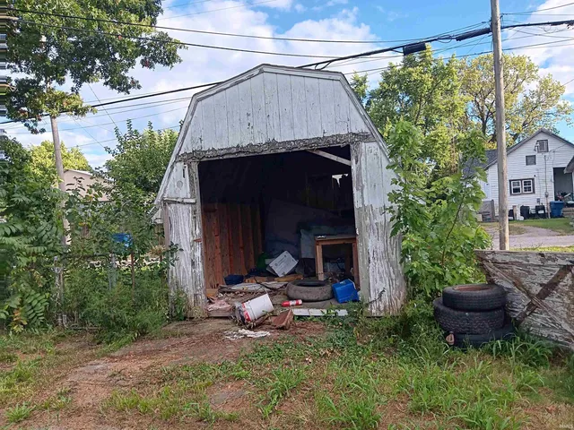 $29,900 | 2125 1st Avenue, Terre Haute, IN 47807