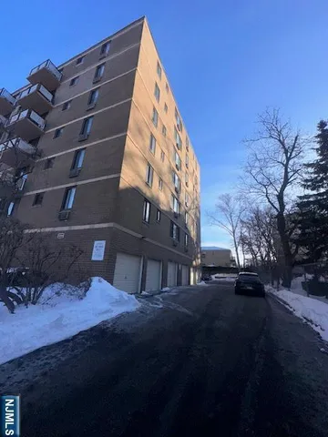 $1,950 | 25 Zabriskie Street, Unit 3F, Hackensack, NJ 07601