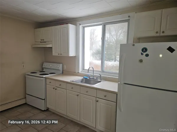 $2,550 | 118 Oak Avenue, Unit C, Shirley, NY 11967
