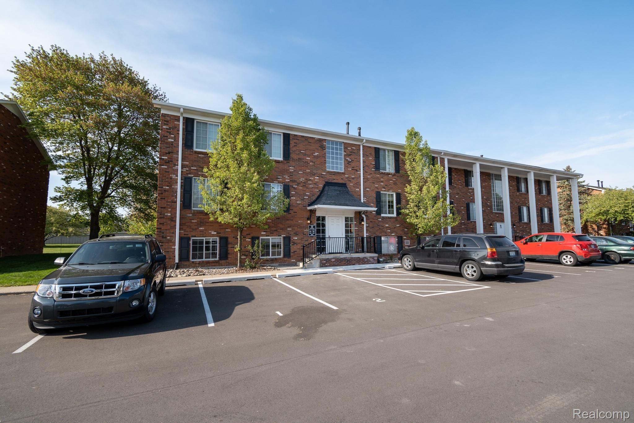 409 West Highland Road, Unit B1 Howell, MI 48843 - Photo 26 of 26 DSC_0693.jpg