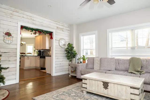 $437,500 | 371 South Madison Street, Oswego, IL 60543