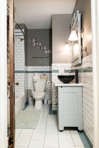 $437,500 | 371 South Madison Street, Oswego, IL 60543