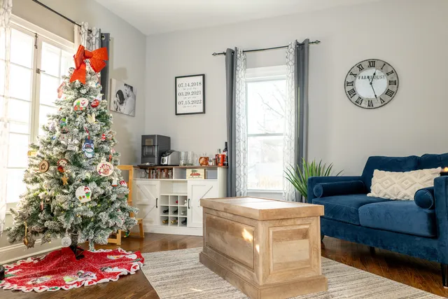 $437,500 | 371 South Madison Street, Oswego, IL 60543