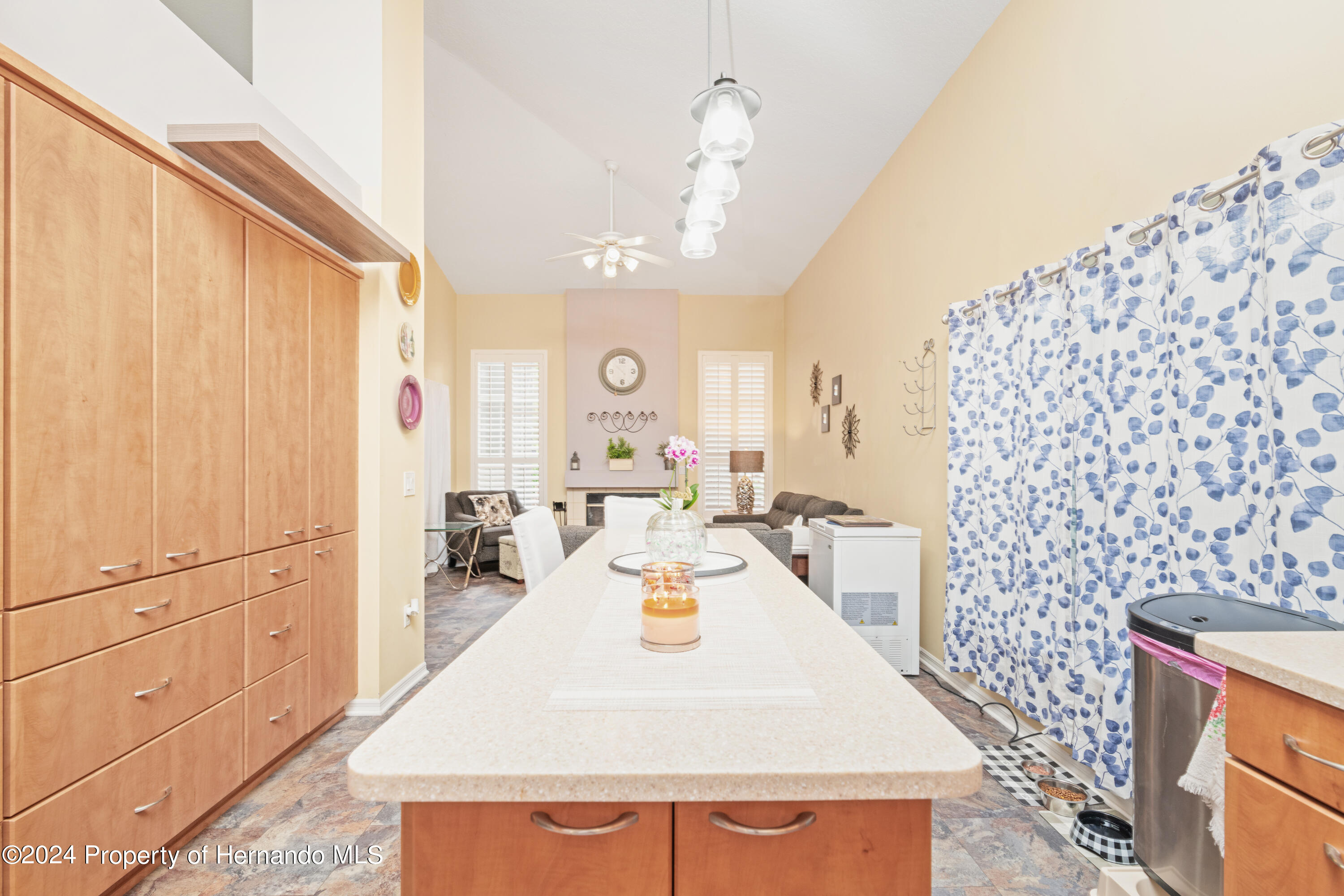1 Byrsonima Loop Homosassa, FL 34446 - Photo 15 of 41 a large white kitchen with a large window