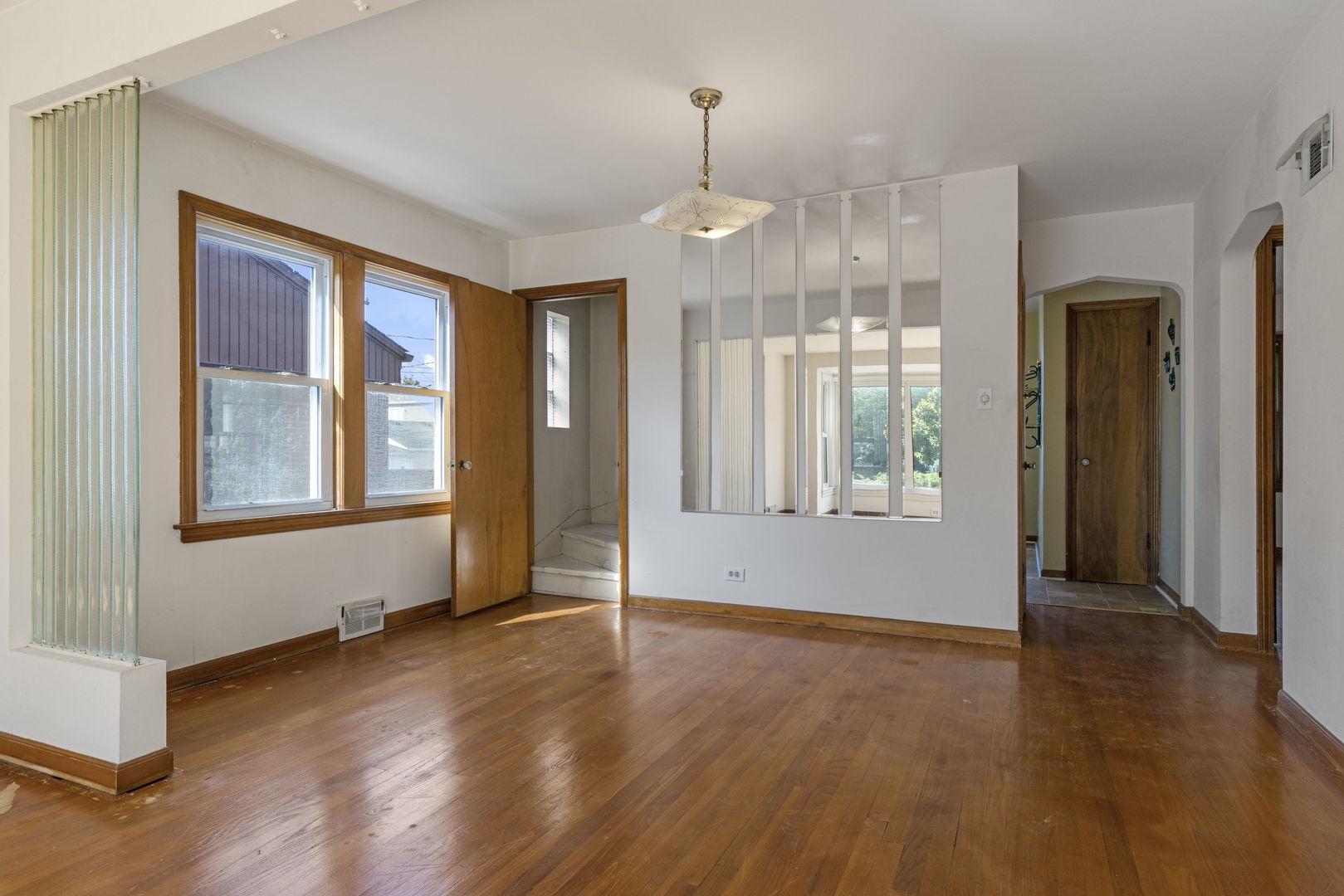 2240 South 9th Avenue North Riverside, IL 60546 - Photo 4 of 21 Gallery Image 4