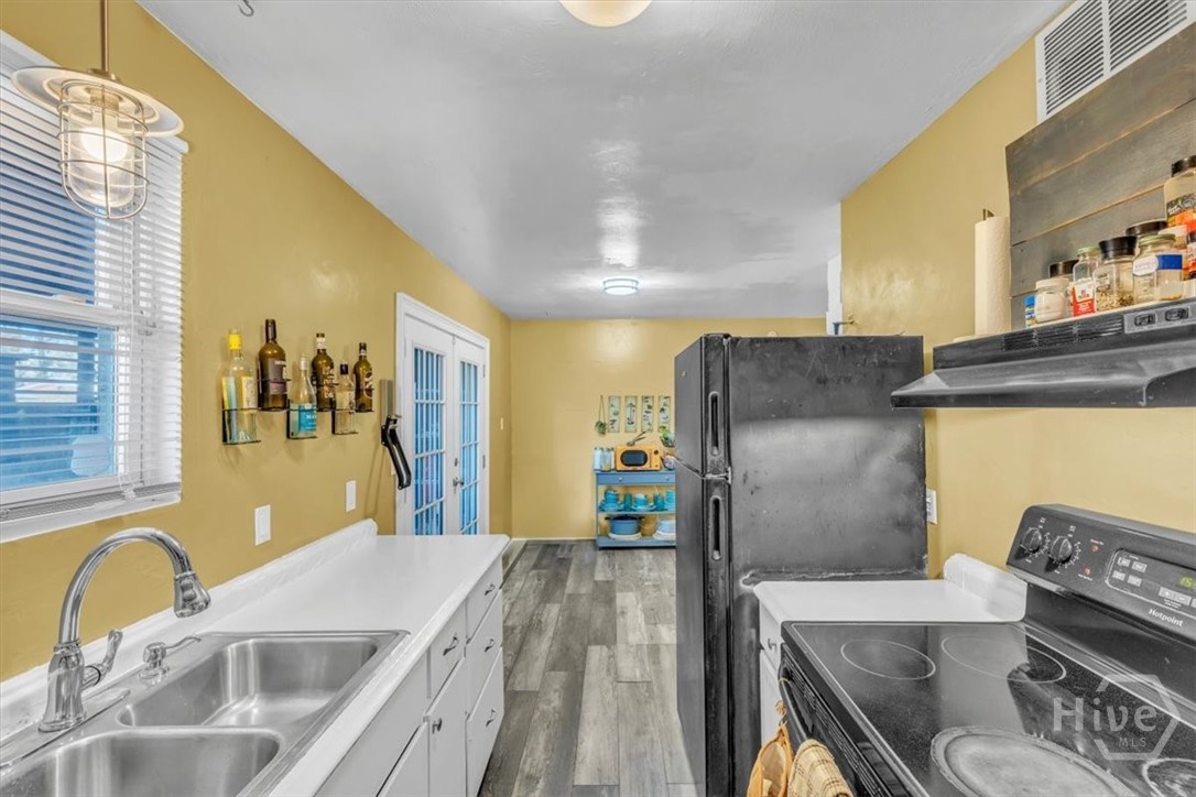 5904 Fairview Avenue Savannah, GA 31406 - Photo 11 of 29