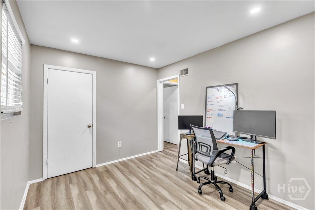 5904 Fairview Avenue Savannah, GA 31406 - Photo 15 of 29