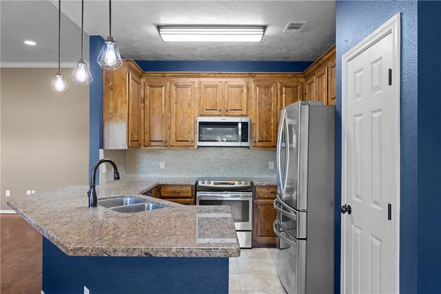 $435,000 | 525 Oak Tree Lane, Franklin, TX 77856