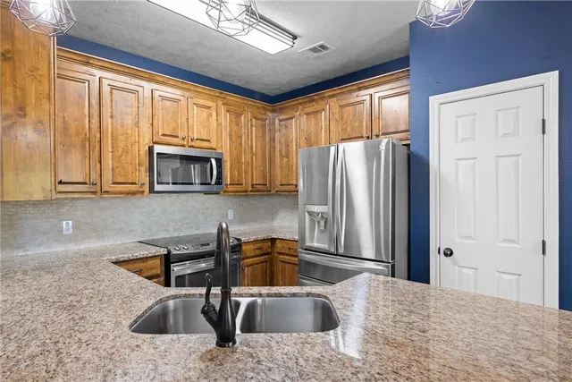 $435,000 | 525 Oak Tree Lane, Franklin, TX 77856