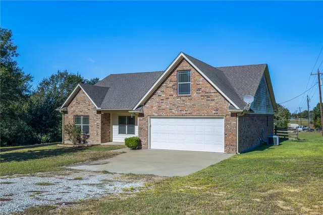 $435,000 | 525 Oak Tree Lane, Franklin, TX 77856