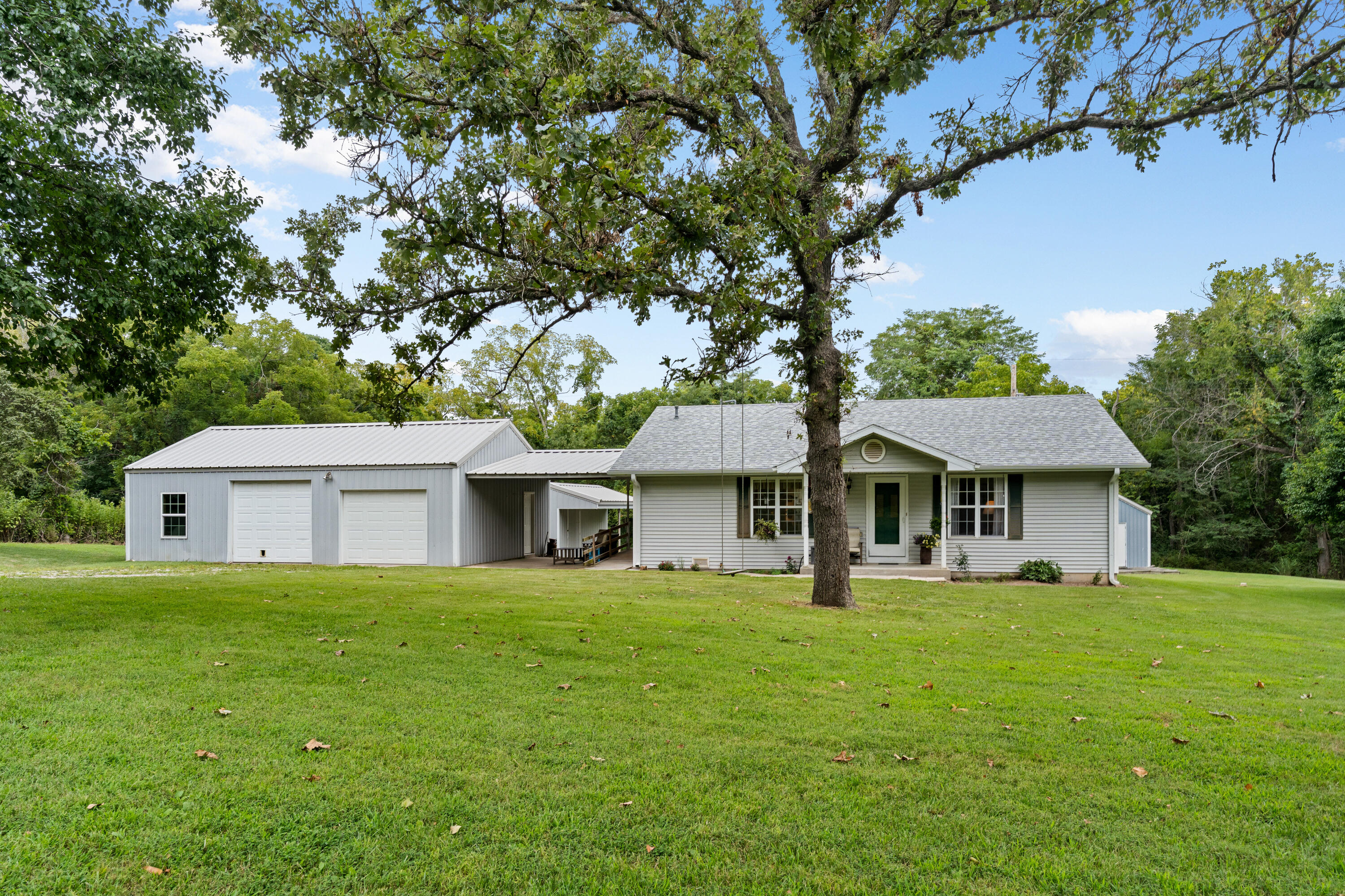 951 Goldfinch Road Marshfield, MO 65706 - Photo 2 of 38 Front view