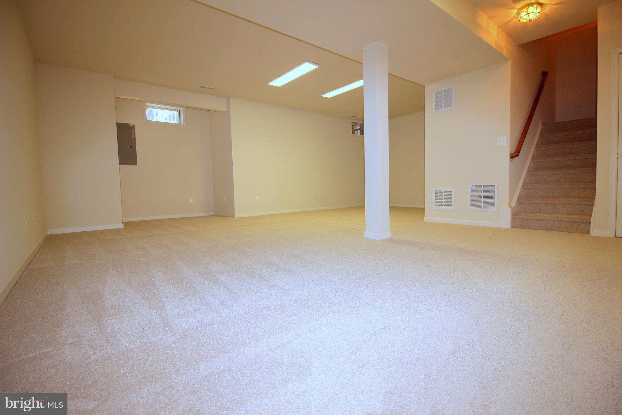 43605 Ryder Cup Square Ashburn, VA 20147 - Photo 14 of 48 a view of an empty room