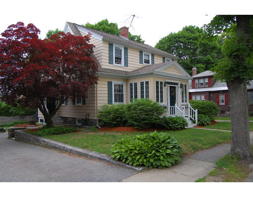 41 Buckingham Road North Andover, MA 01845 - Photo 2 of 18 Gallery Image 2