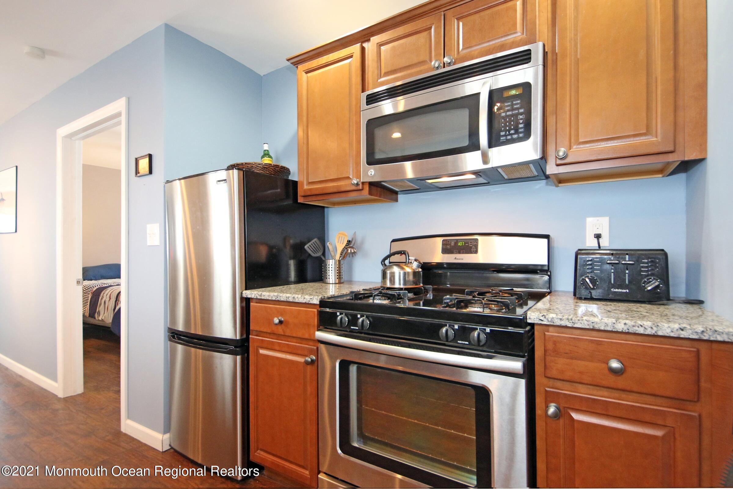 49 Gravelly Point Road Highlands, NJ 07732 - Photo 21 of 37 Kitchen