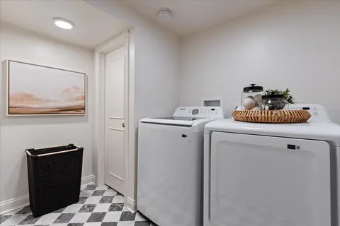 $1,199,000 | 1932 North Larrabee Street, Chicago, IL 60614