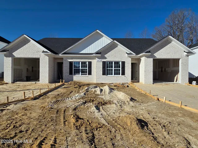 $277,500 | 2020 Dartford Drive, Unit B, Greenville, NC 27834