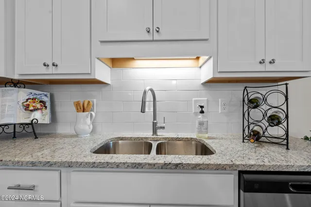 $277,500 | 2020 Dartford Drive, Unit B, Greenville, NC 27834