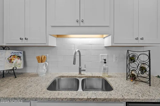 $277,500 | 2020 Dartford Drive, Unit B, Greenville, NC 27834