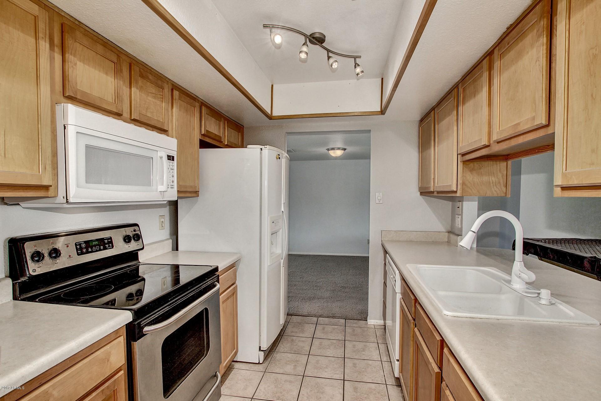 3627 West Hearn Road Phoenix, AZ 85053 - Photo 12 of 39