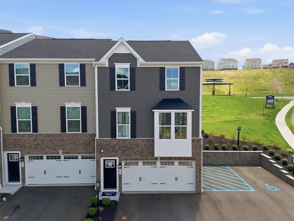 $2,500 | 201 Yellowwood Court, Washington, PA 15301