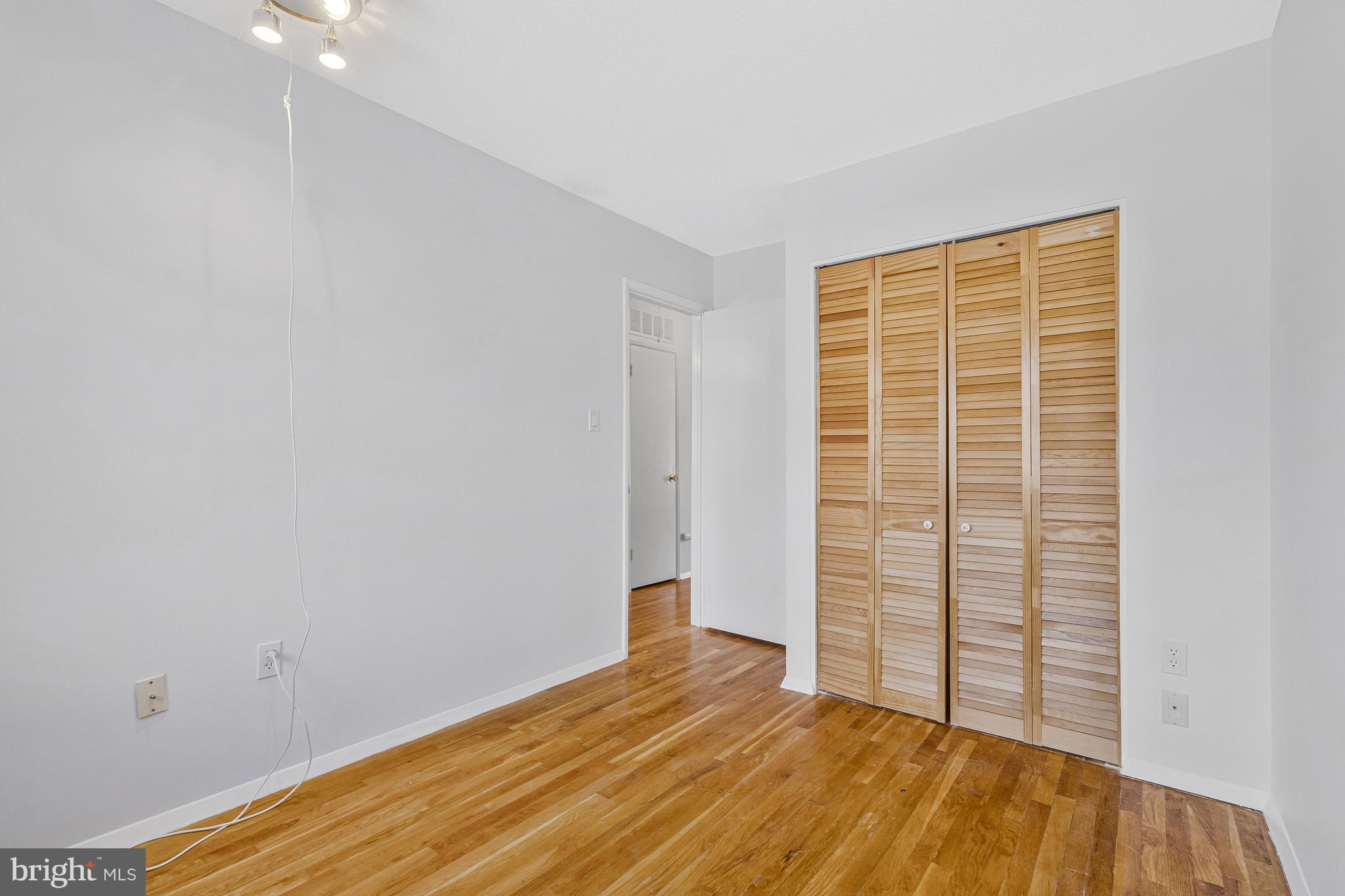 1353 Northgate Square Reston, VA 20190 - Photo 21 of 26 BR #2 - alternate view