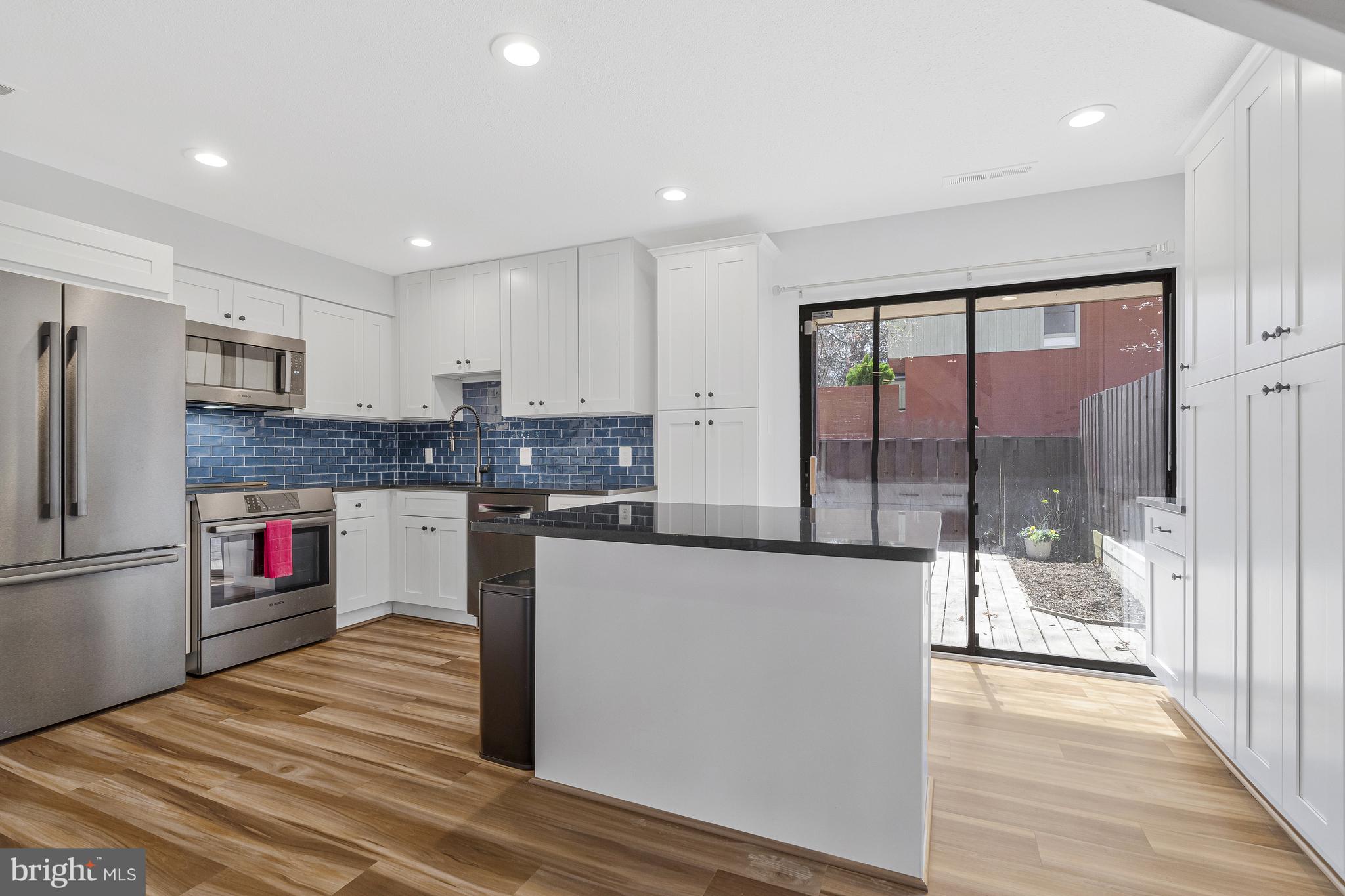 1353 Northgate Square Reston, VA 20190 - Photo 7 of 26 Gorgeous renovated kitchen (2021)