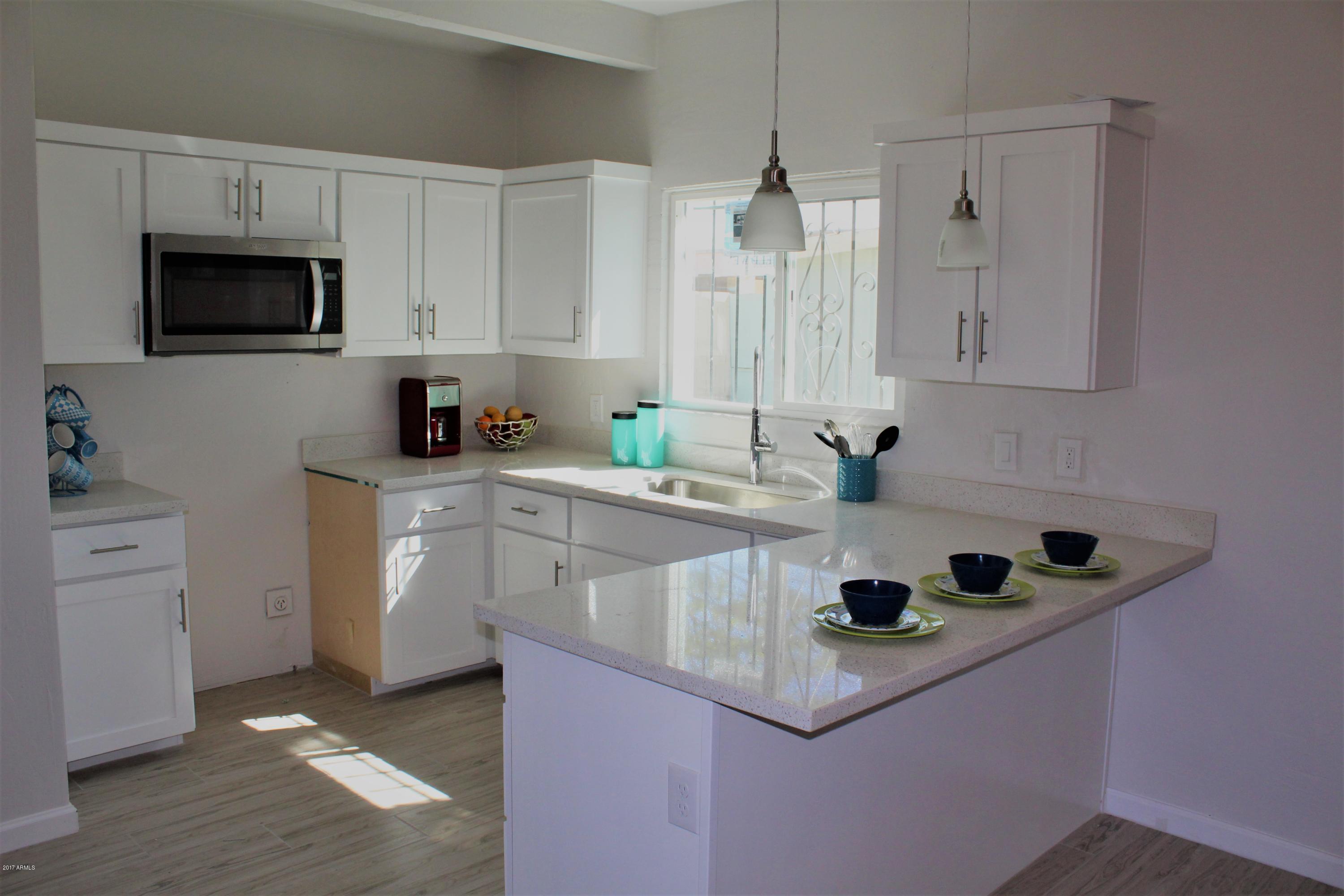 809 East Carson Road Phoenix, AZ 85042 - Photo 2 of 11 carson2