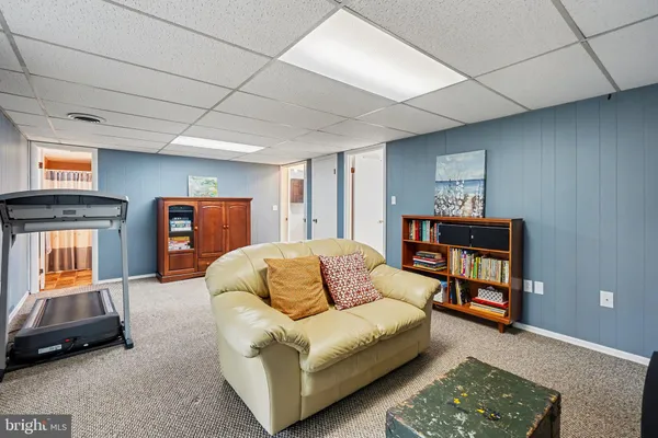 $325,000 | 300 Thomas Drive, Mechanicsburg, PA 17050