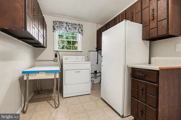 $325,000 | 300 Thomas Drive, Mechanicsburg, PA 17050