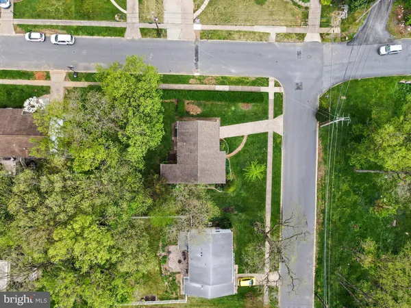 $325,000 | 300 Thomas Drive, Mechanicsburg, PA 17050