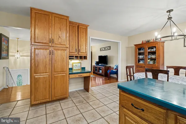 $325,000 | 300 Thomas Drive, Mechanicsburg, PA 17050