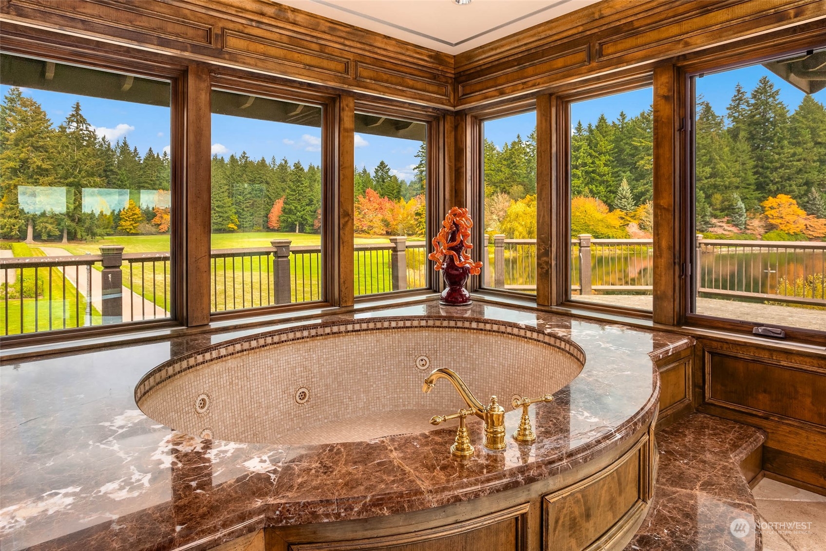 12011 Southwest 220th Street Vashon, WA 98070 - Photo 22 of 40 a view of a tub sitting in a balcony