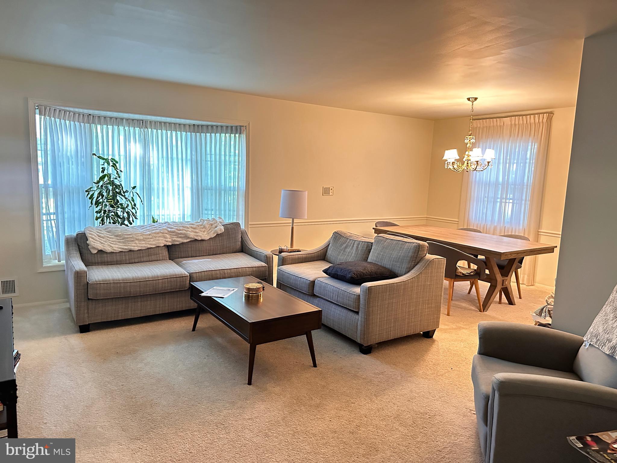 6143 Roxbury Avenue Springfield, VA 22152 - Photo 11 of 25