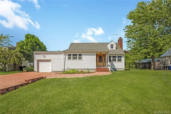 $599,990 | 51 Bayside Avenue, Amityville, NY 11701