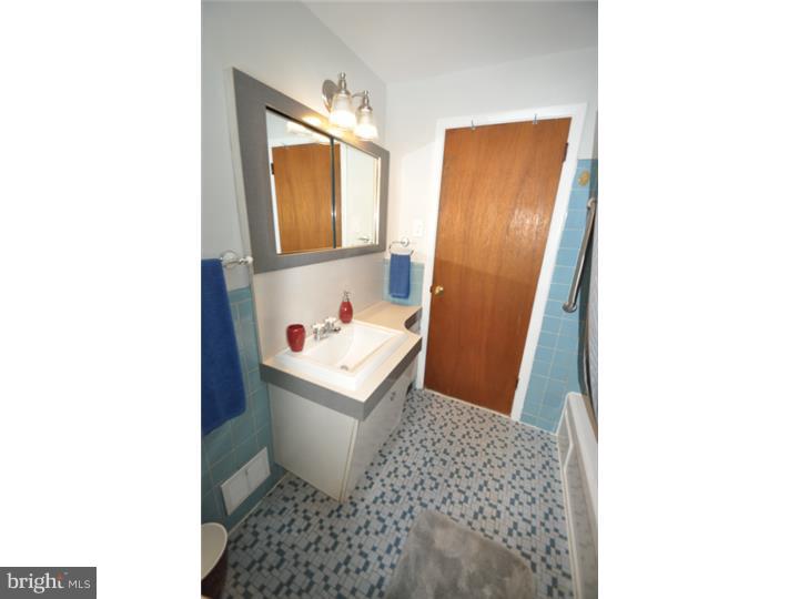 632 Bob White Road Wayne, PA 19087 - Photo 10 of 22 Bathroom