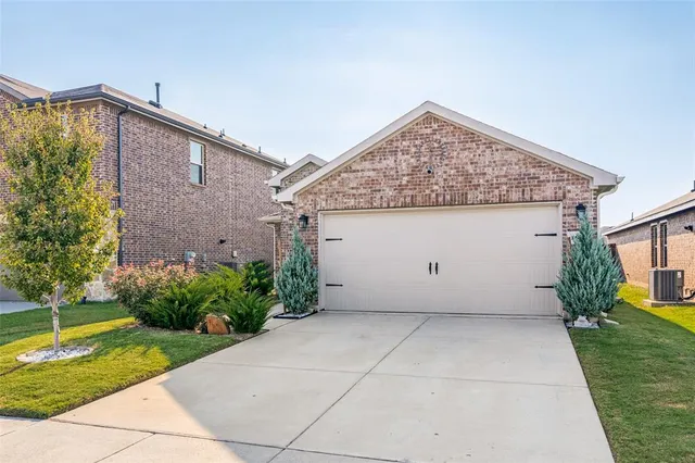 $272,225 | 1605 Ackerly Drive, Forney, TX 75126