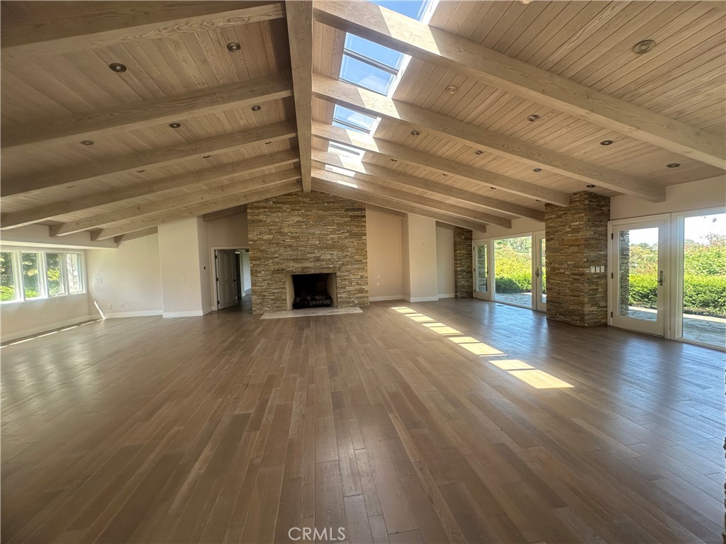 60 Crest Road East Palos Verdes Peninsula, CA 90274 - Photo 5 of 23 Formal living room