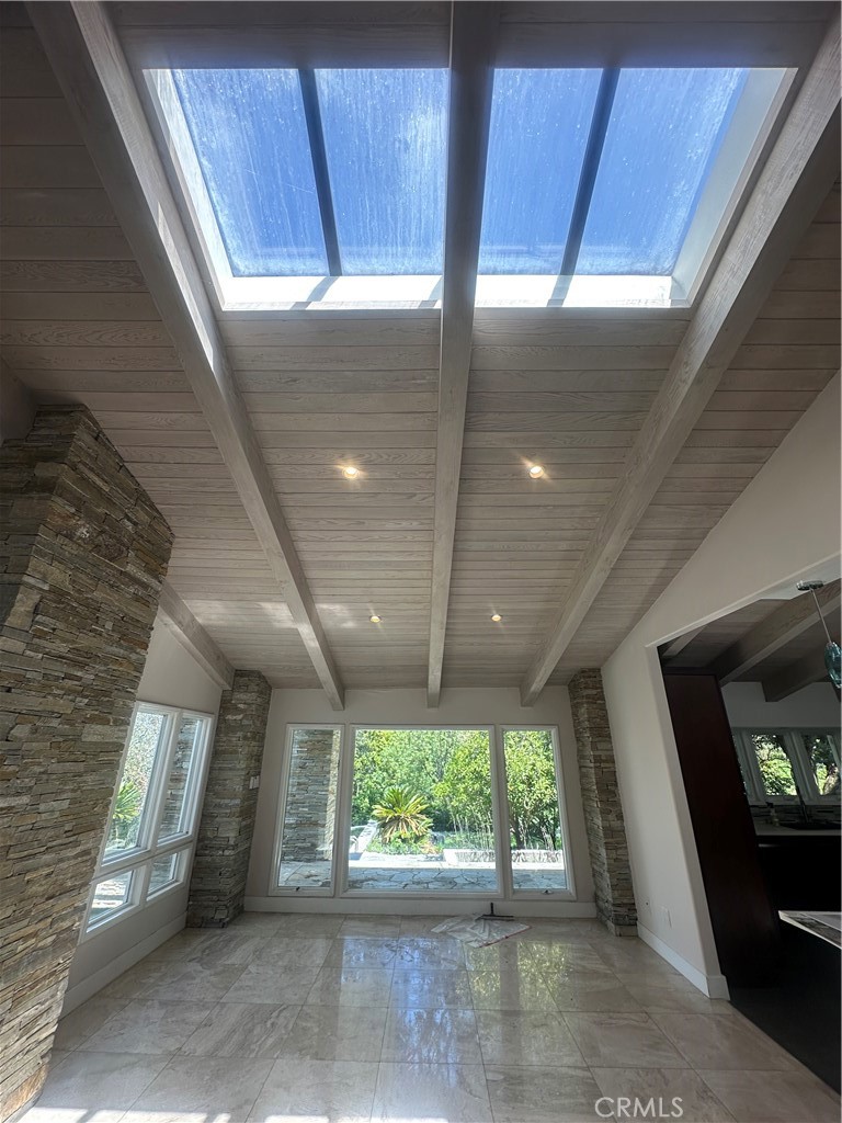 60 Crest Road East Palos Verdes Peninsula, CA 90274 - Photo 6 of 23 Grand entrance