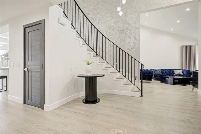 $999,999 | 28030 Kenton Lane, Saugus, CA 91350