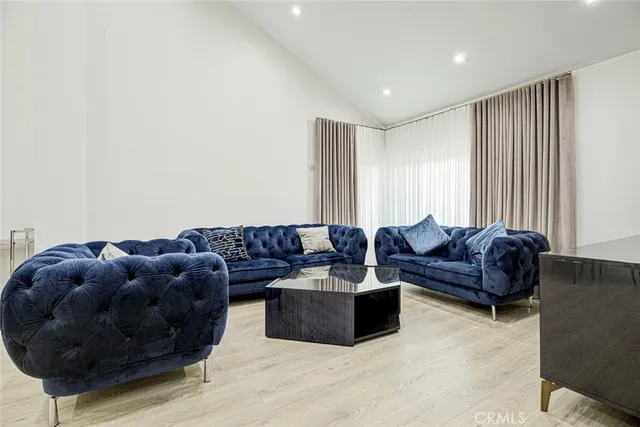 $999,999 | 28030 Kenton Lane, Saugus, CA 91350