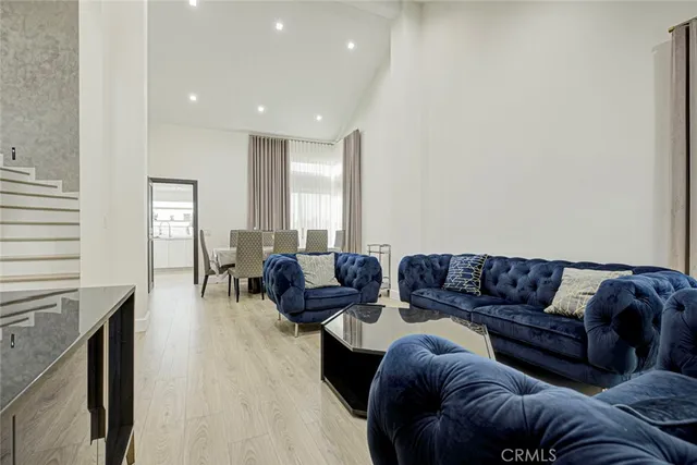 $999,999 | 28030 Kenton Lane, Saugus, CA 91350