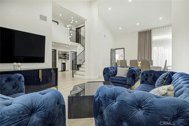 $999,999 | 28030 Kenton Lane, Saugus, CA 91350