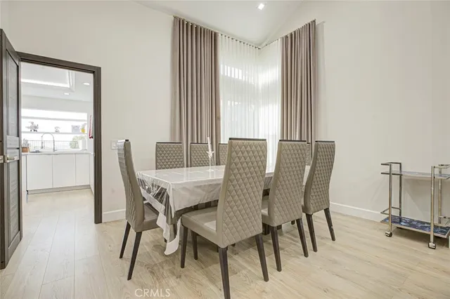 $999,999 | 28030 Kenton Lane, Saugus, CA 91350