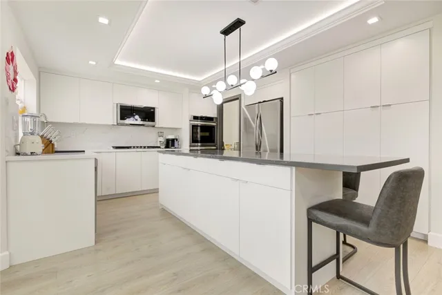 $999,999 | 28030 Kenton Lane, Saugus, CA 91350